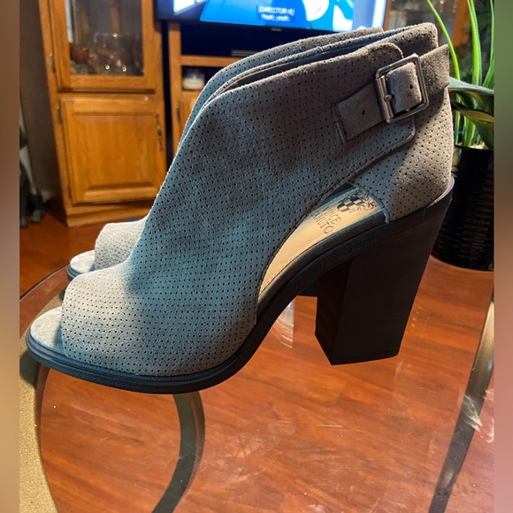 vince camuto booties - Picture 1 of 5
